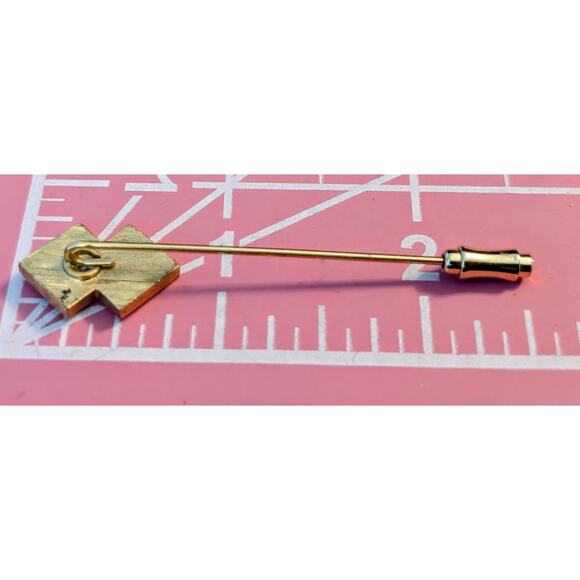 Vintage Cream Enamel Gold Tone Intertwined Square Stick Pin - Picture 2 of 3